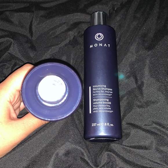 Volumizing Shampoo & Conditioner - Picture 3 of 3